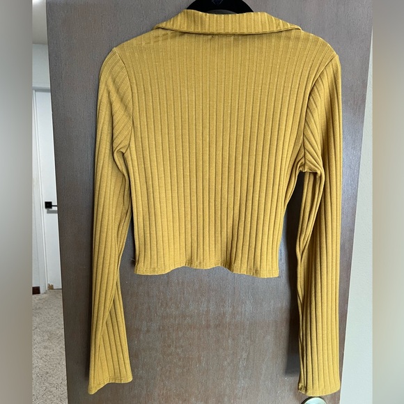 Twist Top - Picture 3 of 4